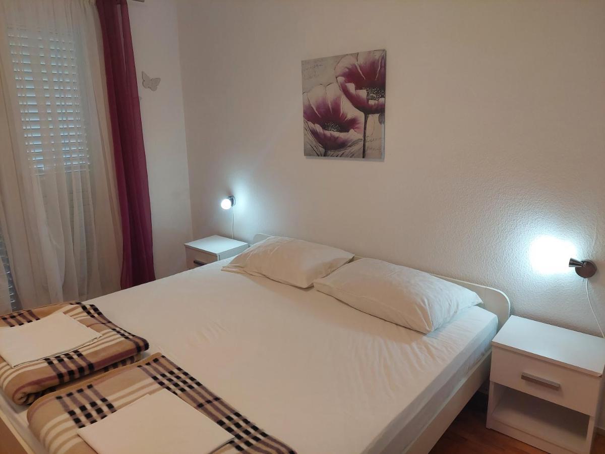 Apartments Gojka Miocevic Biograd Na Moru Eksteriør bilde