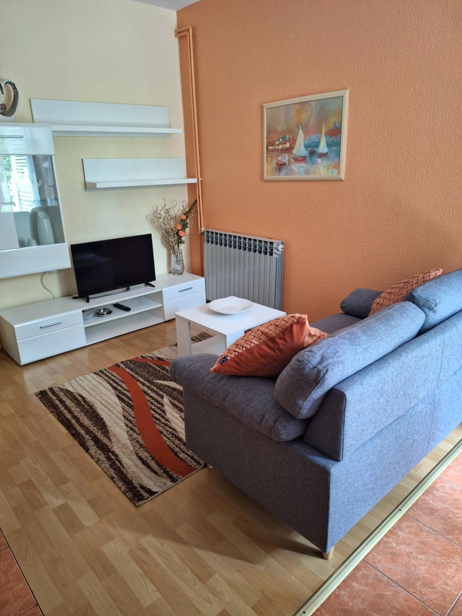 Apartments Gojka Miocevic Biograd Na Moru Eksteriør bilde